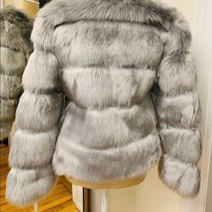 Vintage Faux Fur Silver Jacket w/ Tab Closure/Fully Lined/Size Medium/Never Worn